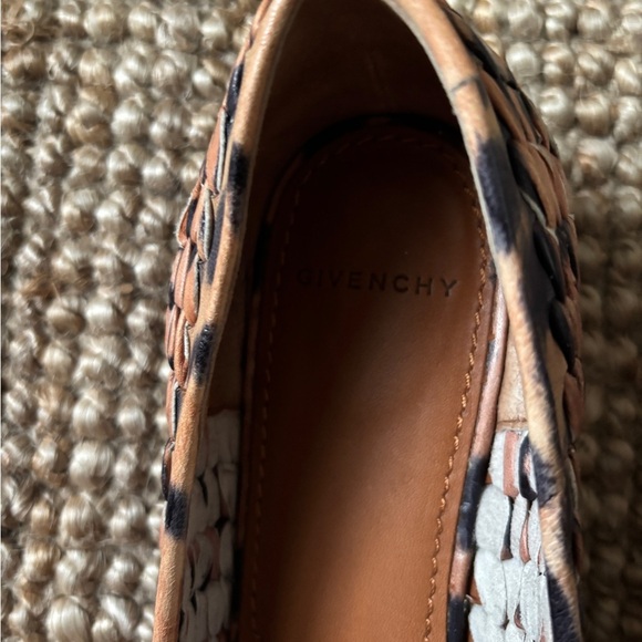 Givenchy Women’s Leather Leopard Animal Cheetah Print Flat Shoe size 9.5 - Picture 2 of 5